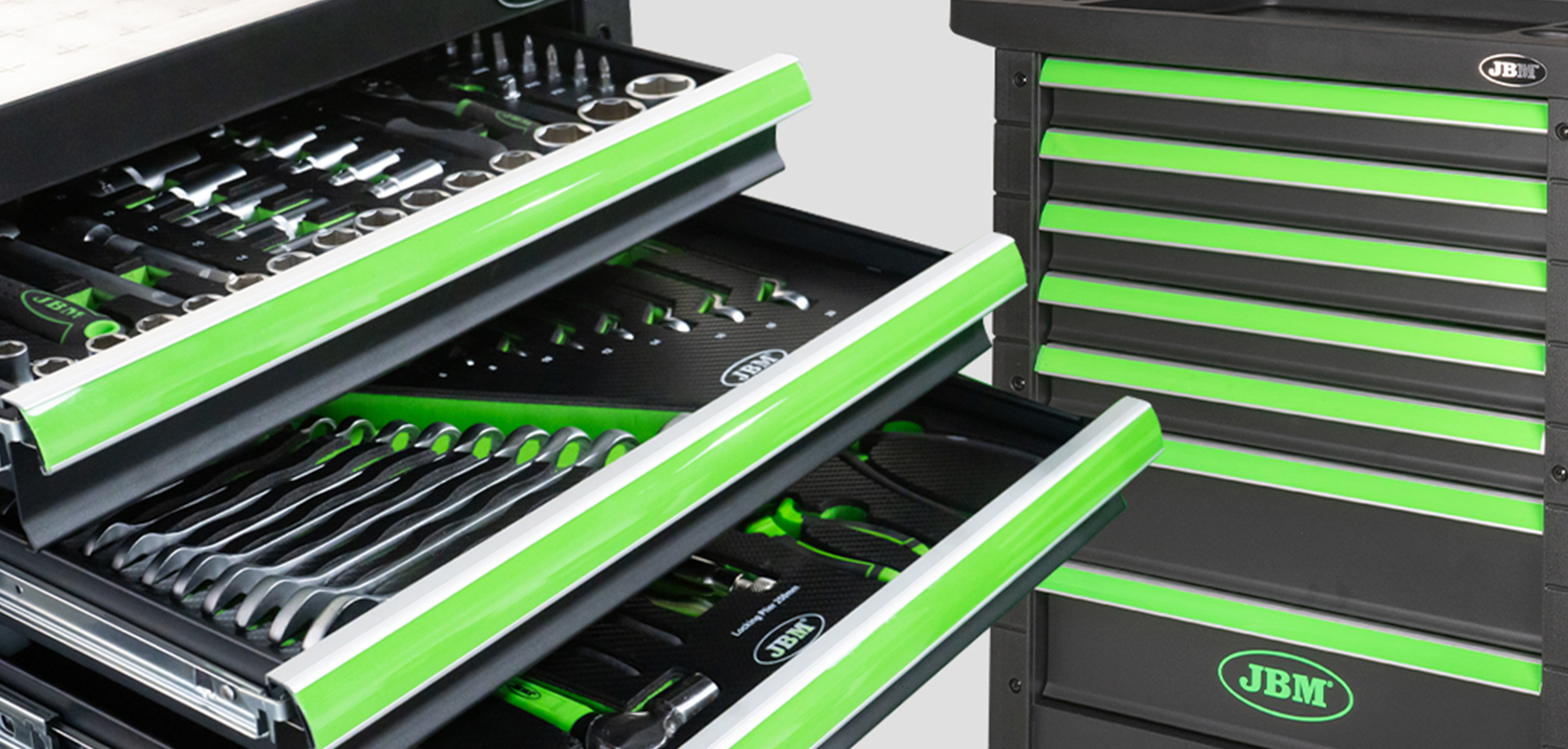 ARREDI E ATTREZZATURE PER OFFICINA